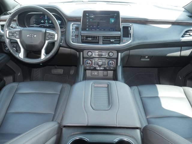 Used 2023 Chevrolet Suburban Z71 w/ Luxury Package AWD/4WD image 7