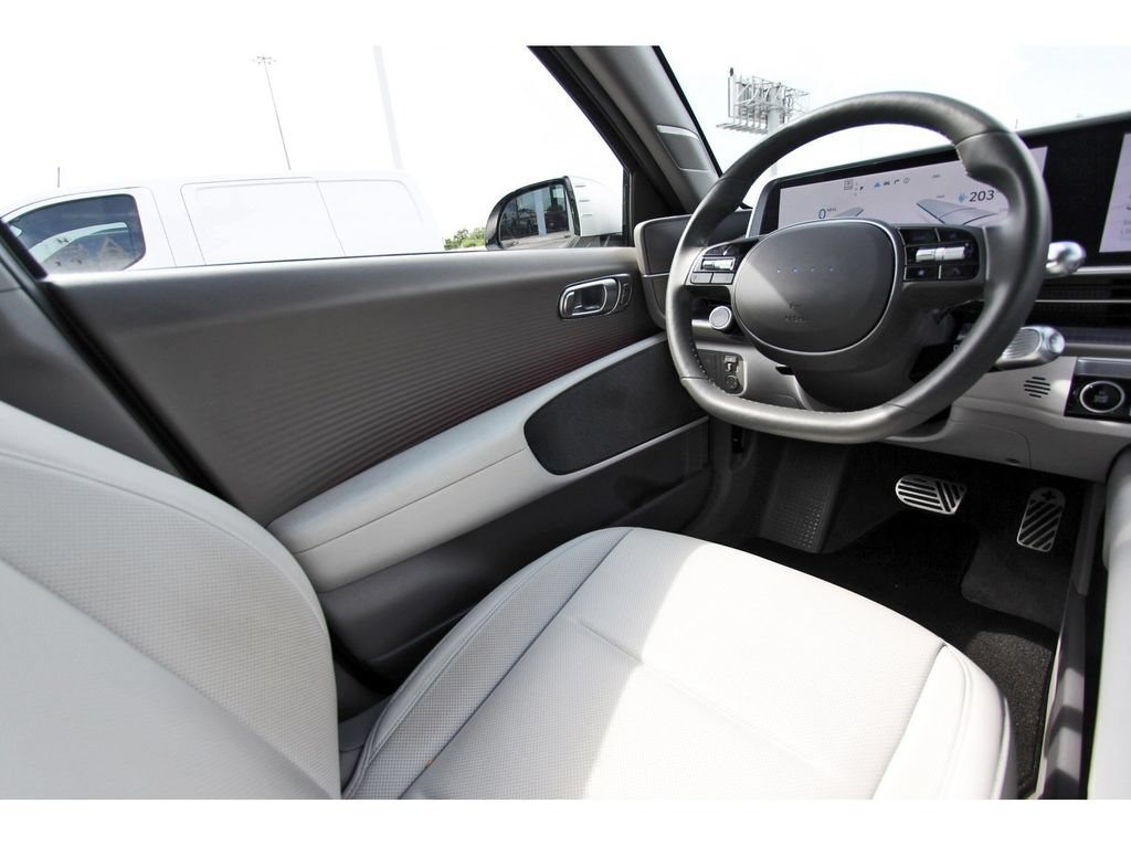 Used 2023 Hyundai Ioniq 6 Limited RWD image 9