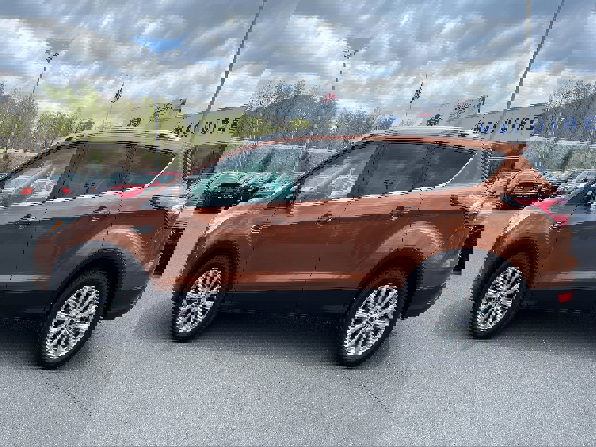 Certified 2017 Ford Escape Titanium w/ Equipment Group 301A image 6