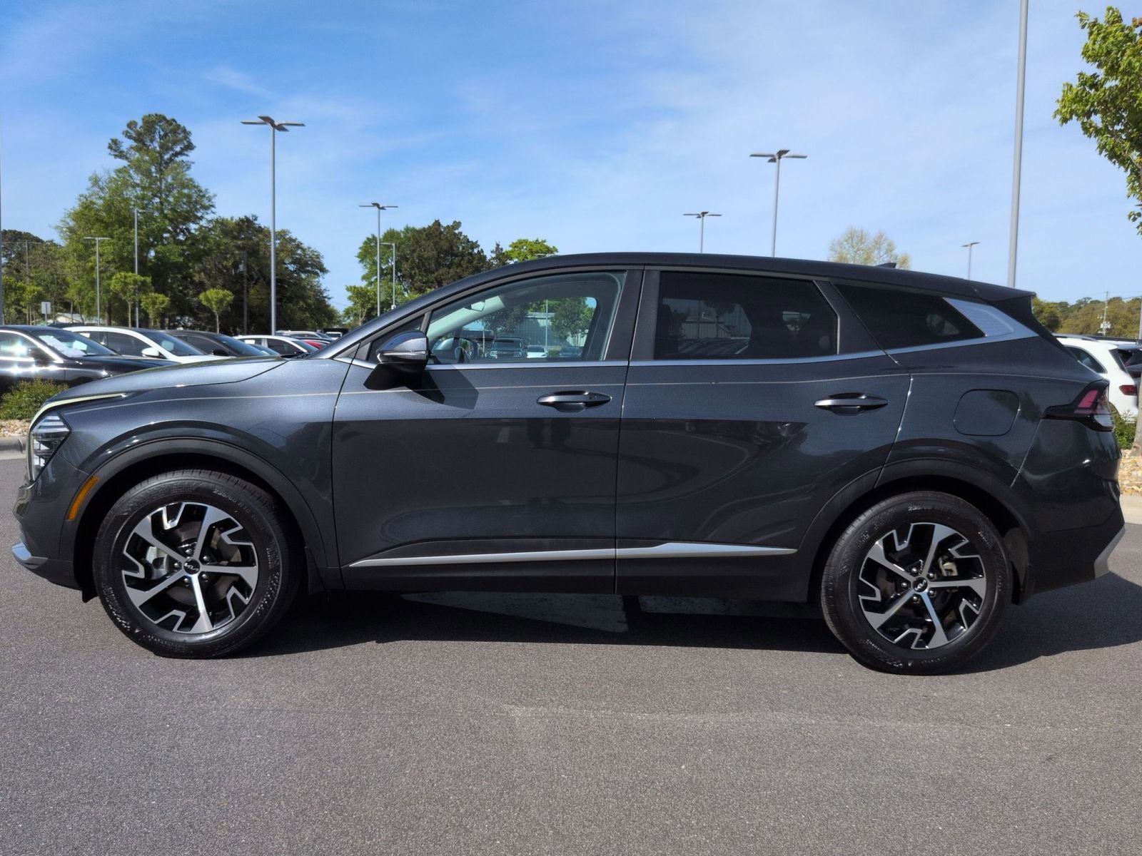 Used 2024 Kia Sportage EX image 6