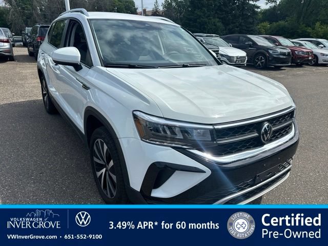 Certified 2022 Volkswagen Taos SE w/ IQ.Drive SE Package AWD/4WD image 1