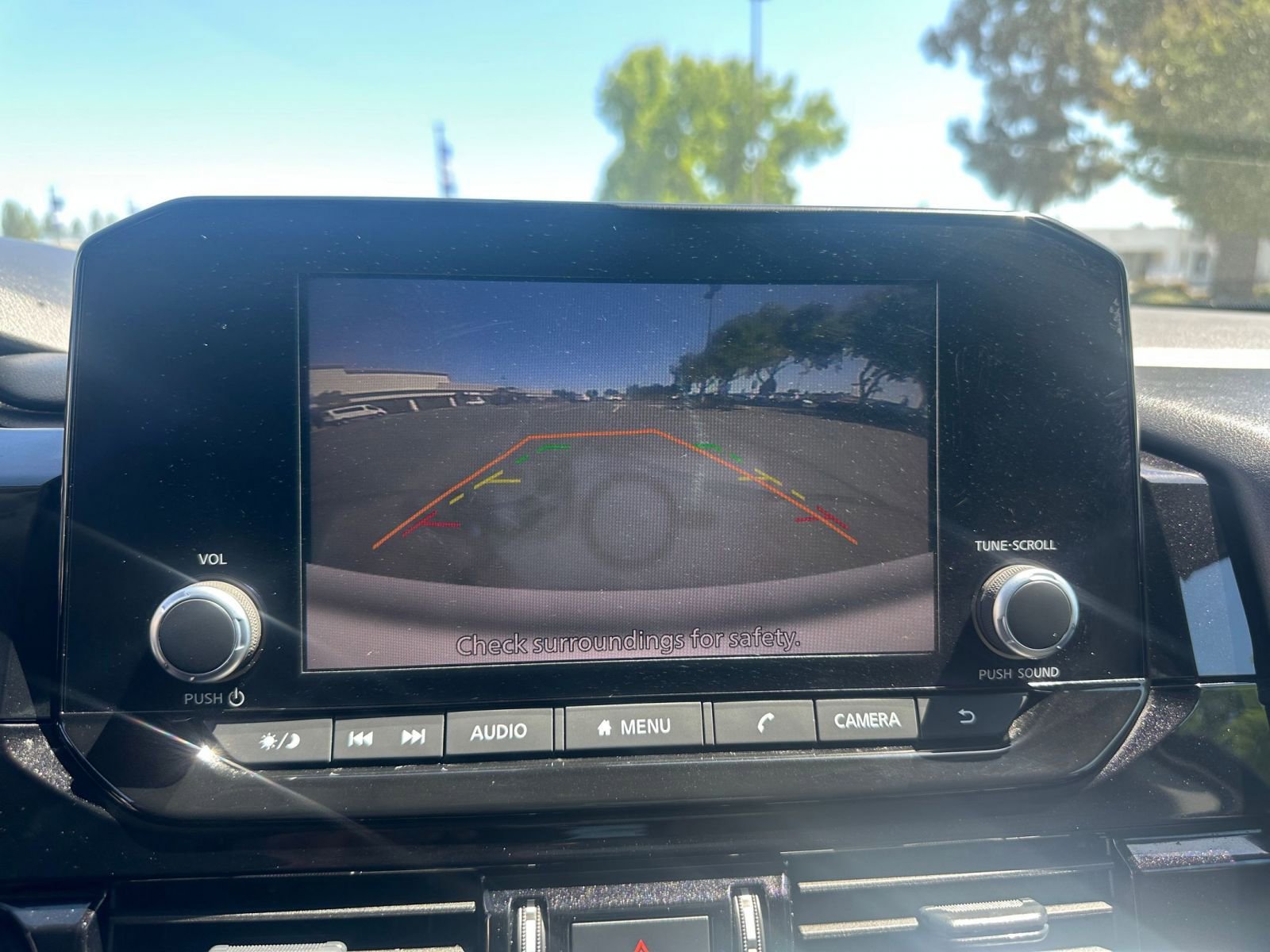 Used 2025 Nissan Pathfinder SV AWD/4WD image 25