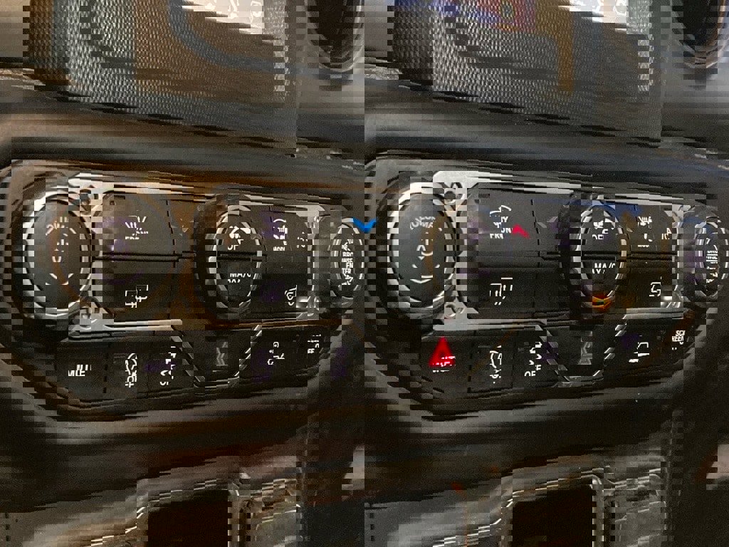 Used 2023 Jeep Gladiator Sport w/ Off Road Group image 22