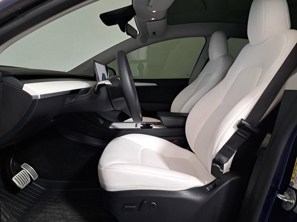 Used 2024 Tesla Model Y Performance image 11