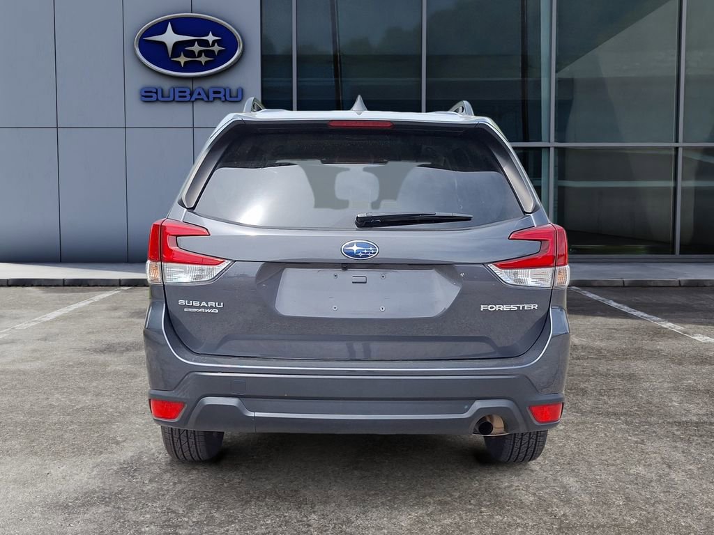 Used 2023 Subaru Forester Premium image 4