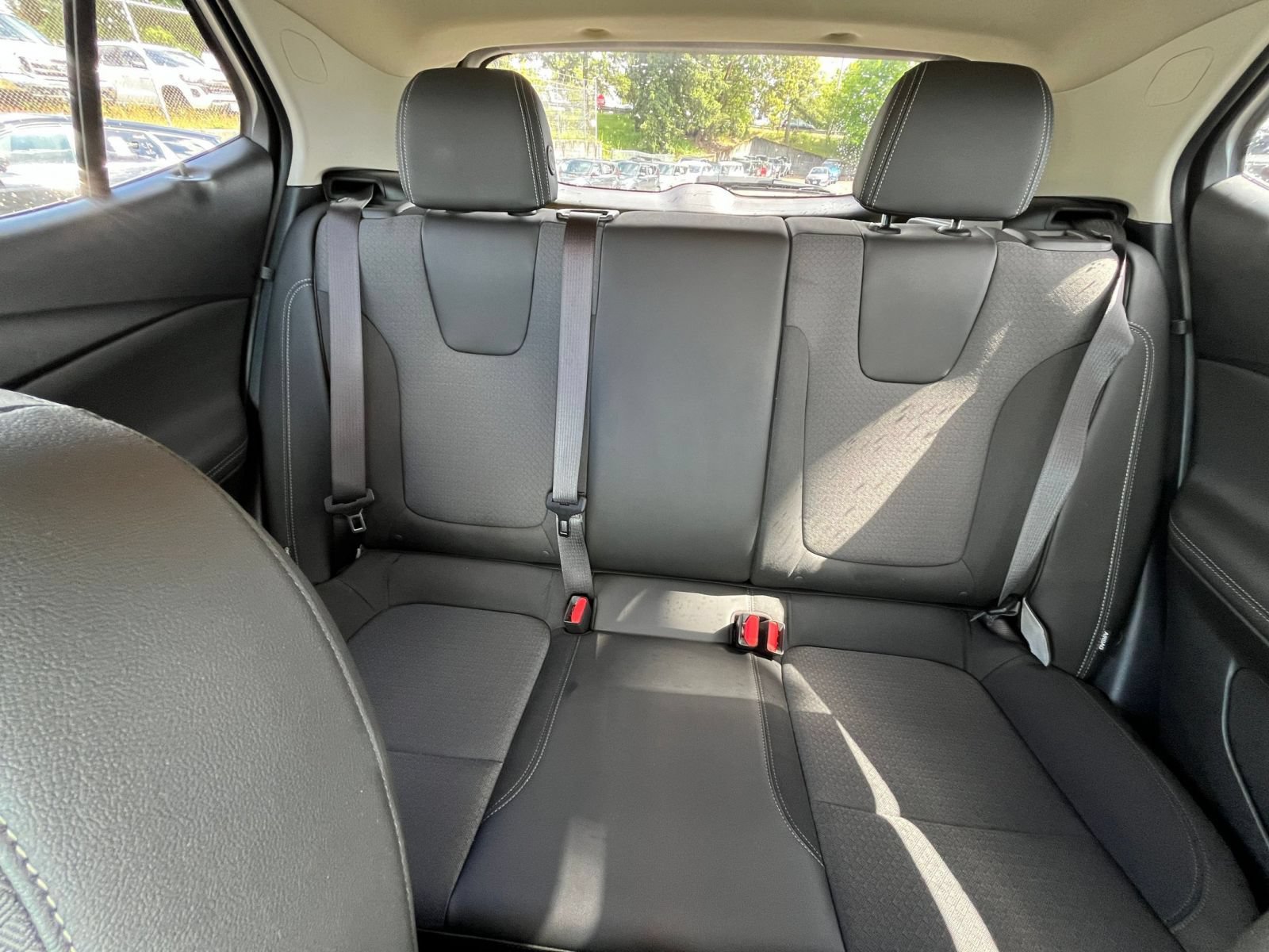 Used 2025 Buick Encore GX Preferred FWD image 38