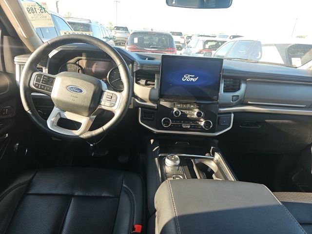 Used 2024 Ford Expedition XLT AWD/4WD image 17