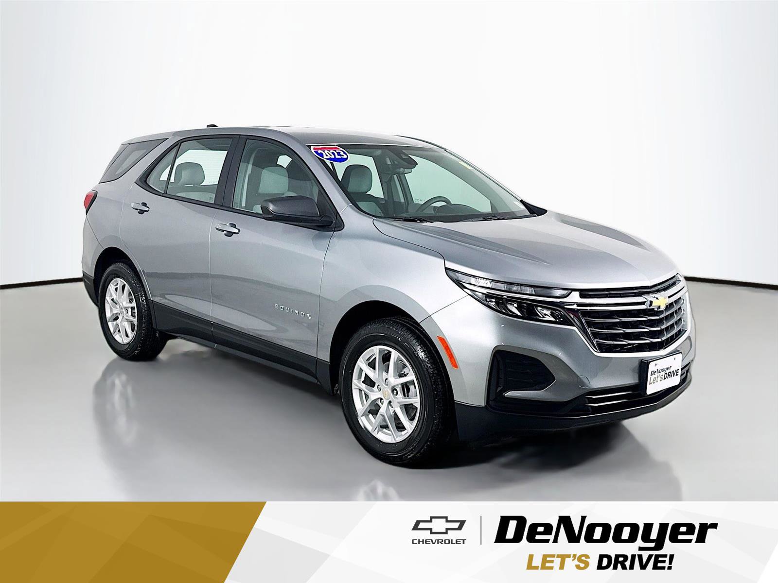 Used 2023 Chevrolet Equinox LS w/ Driver Confidence II Package AWD/4WD image 1