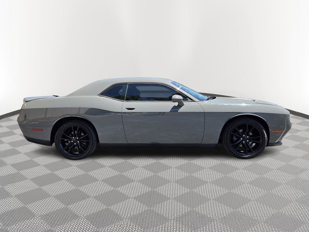 Used 2019 Dodge Challenger SXT RWD image 7