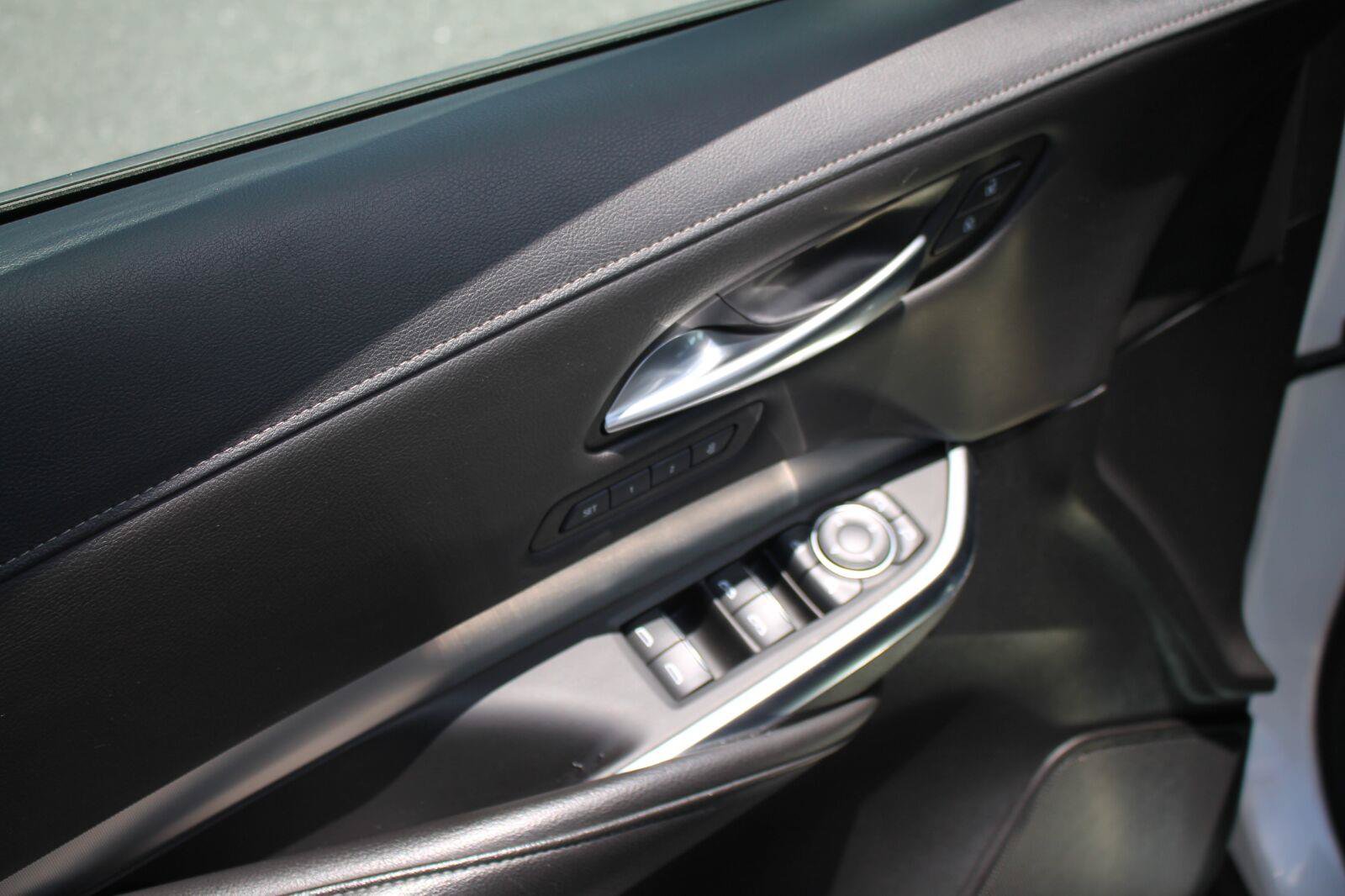 Used 2021 Cadillac XT4 Premium Luxury AWD/4WD image 13