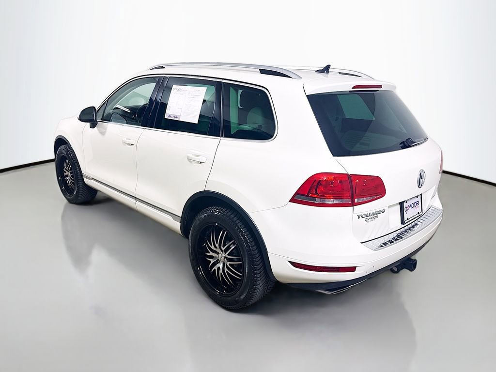 Used 2011 Volkswagen Touareg Sport image 5