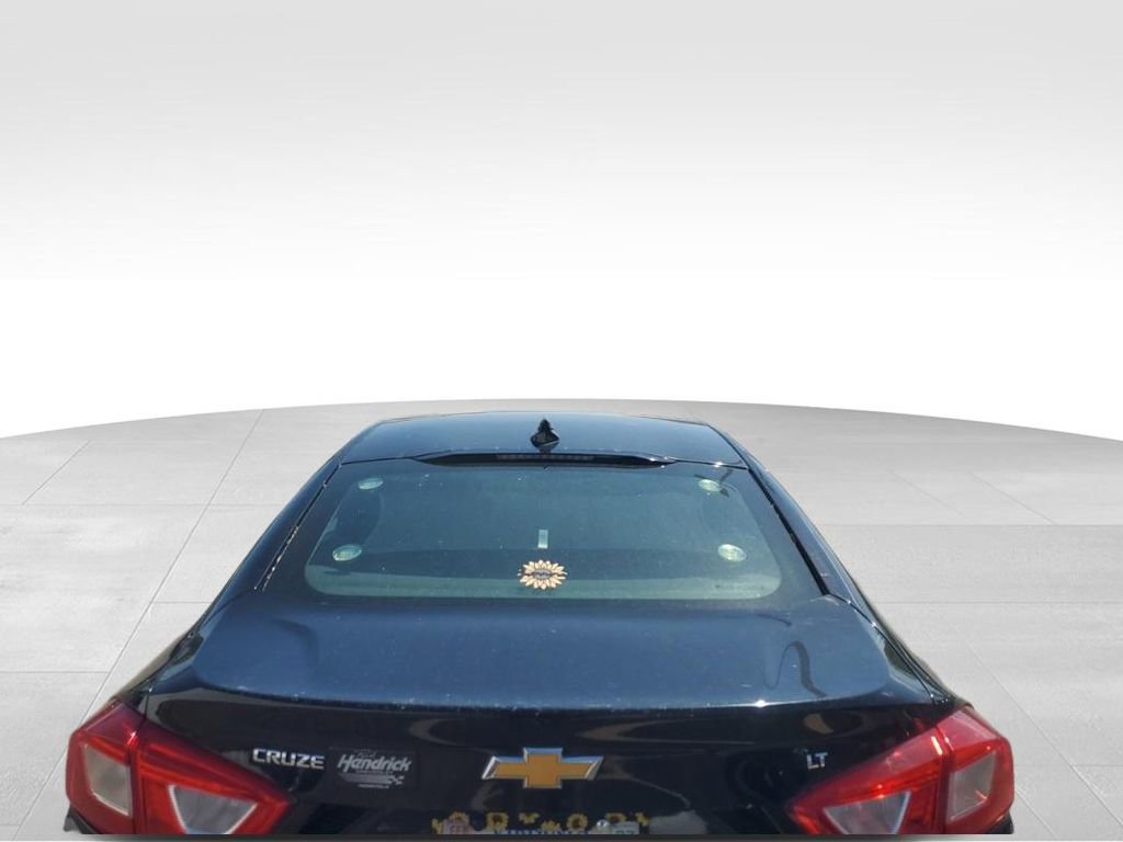 Used 2016 Chevrolet Cruze LT w/ Convenience Package FWD image 4