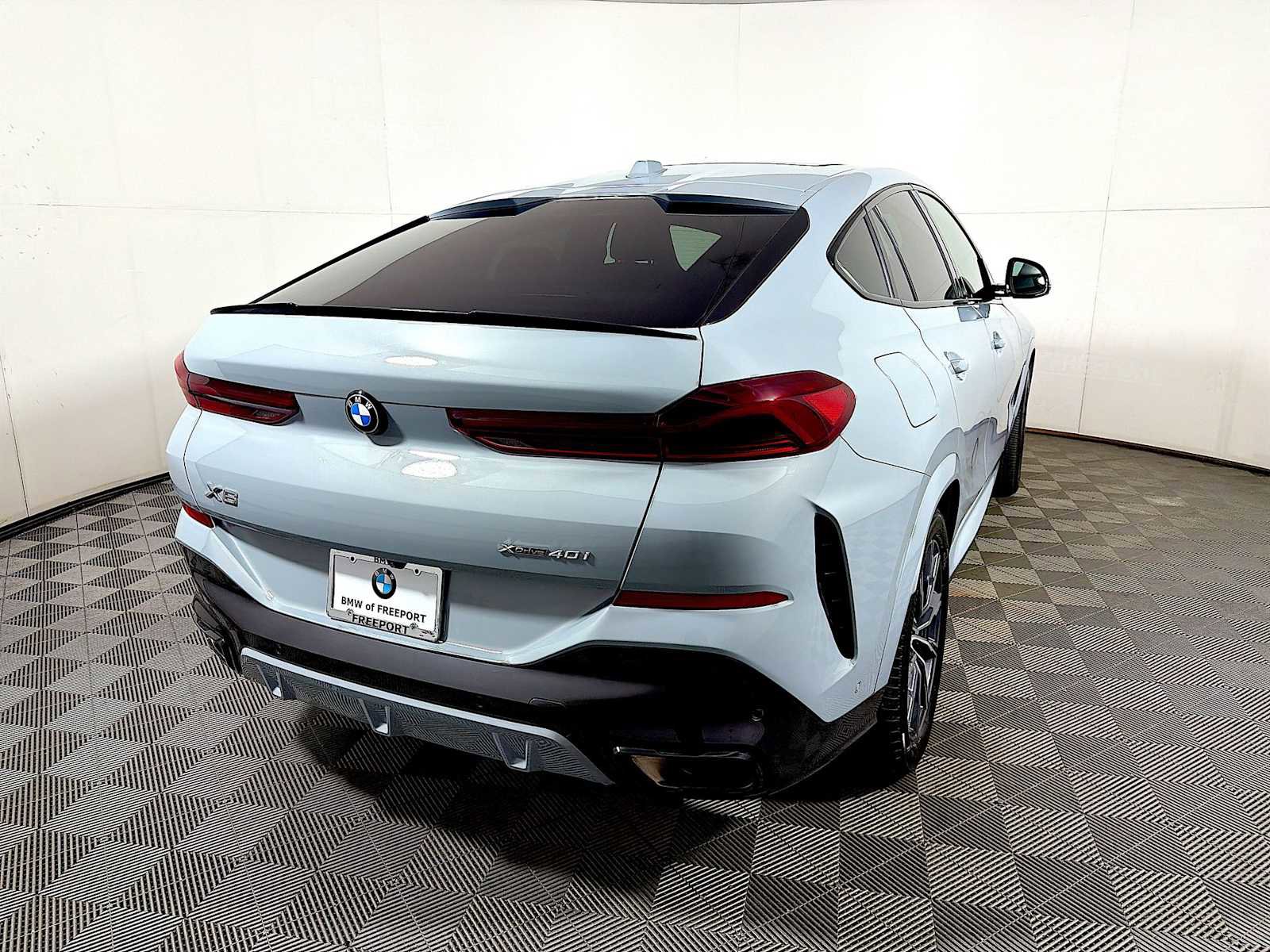 Used 2025 BMW X6 xDrive40i w/ Premium Package image 6