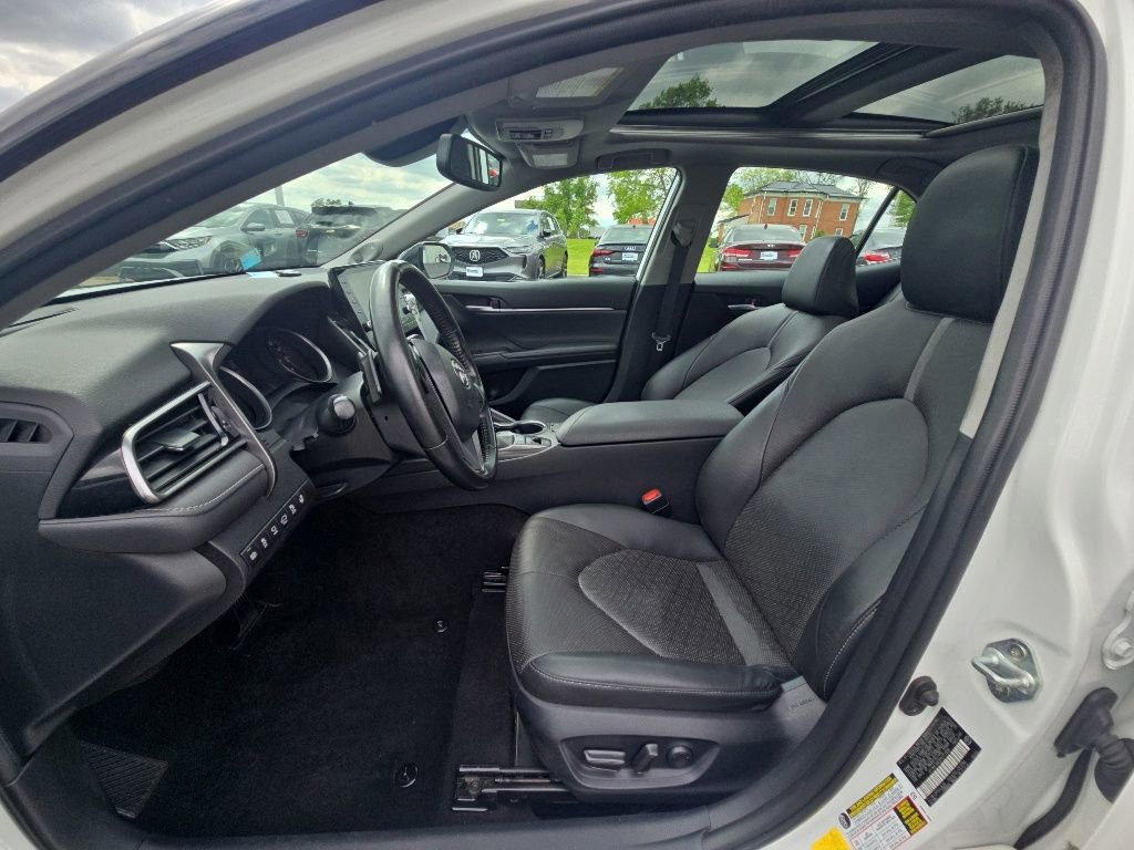 Used 2023 Toyota Camry XSE w/ Navigation Package FWD image 9