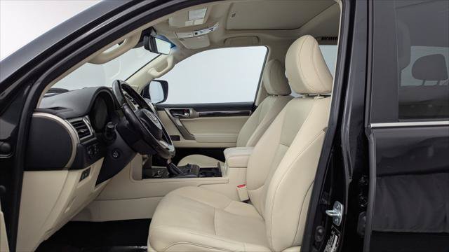 Used 2020 Lexus GX 460 Premium w/ Premium Package AWD/4WD image 14