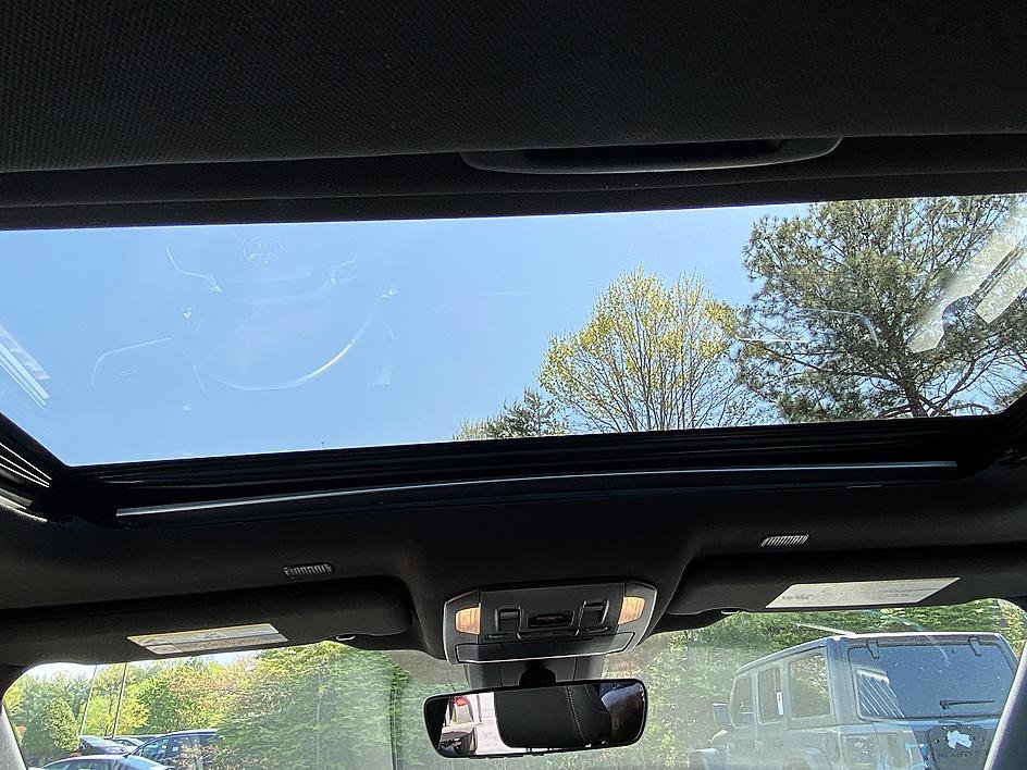 Used 2024 Toyota Highlander XSE image 21