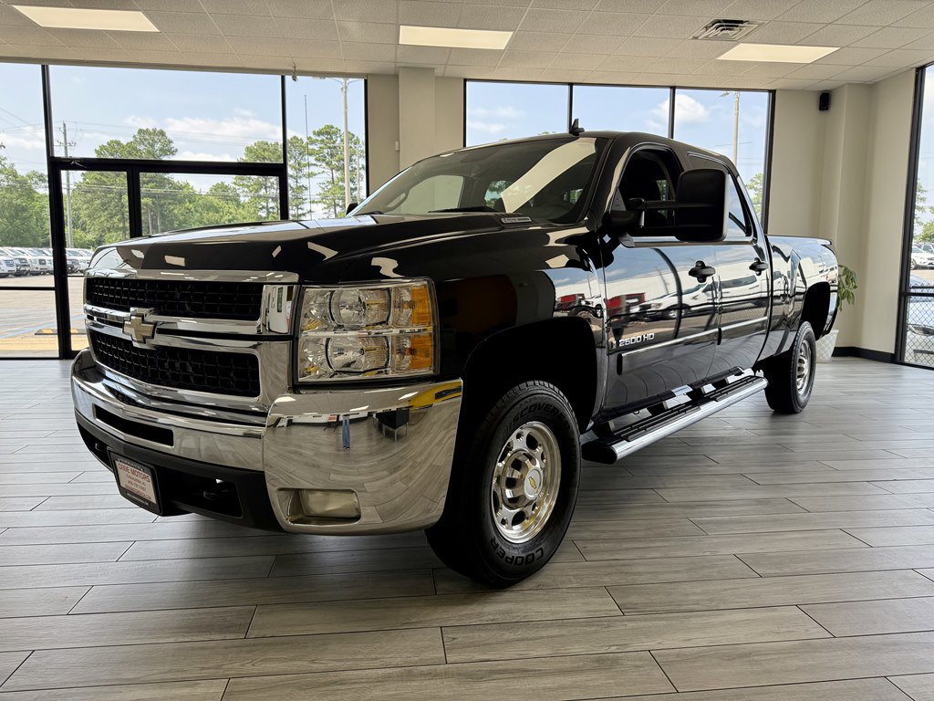 Used 2007 Chevrolet Silverado 2500 LT w/ EZ-Lift Tailgate Package image 3