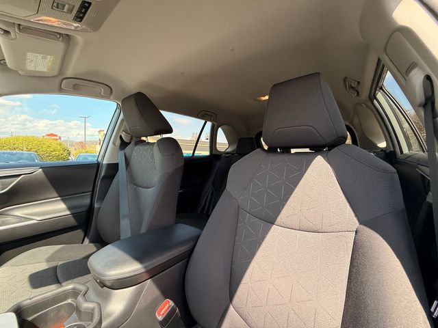 Used 2021 Toyota RAV4 XLE image 25