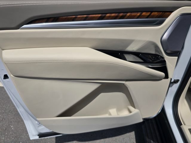 New 2026 Cadillac Escalade ESV Platinum Sport AWD/4WD image 15