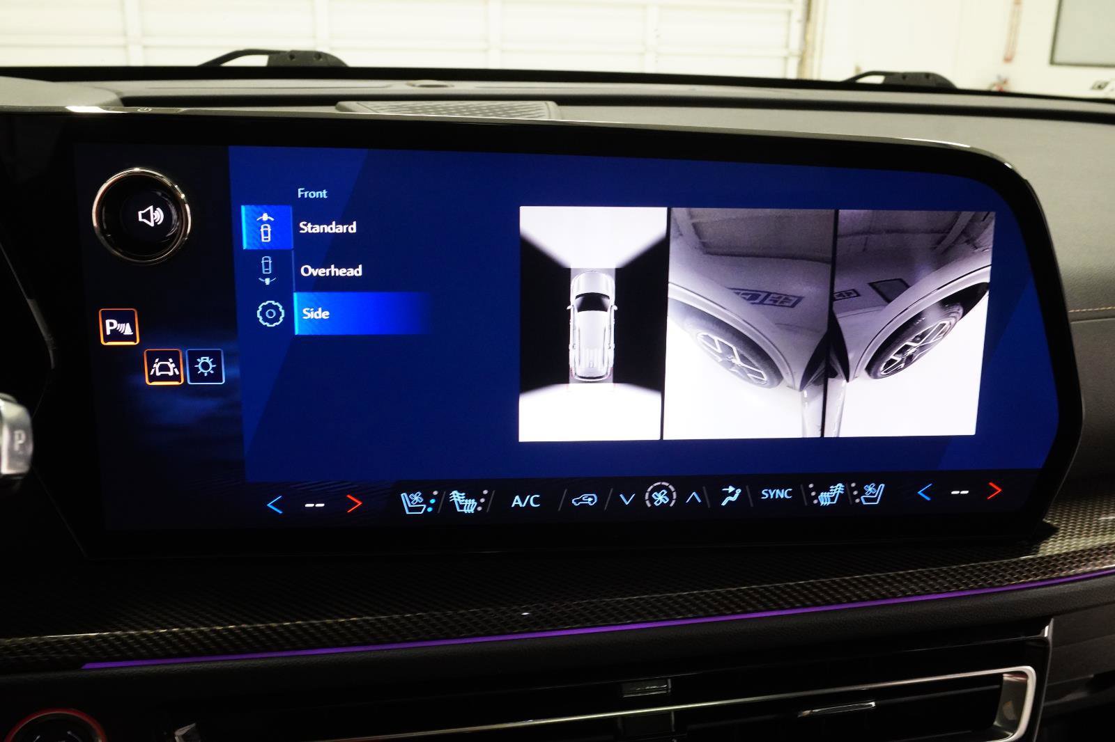 Used 2025 Chevrolet Traverse High Country w/ LPO, Floor Liner Package FWD image 36