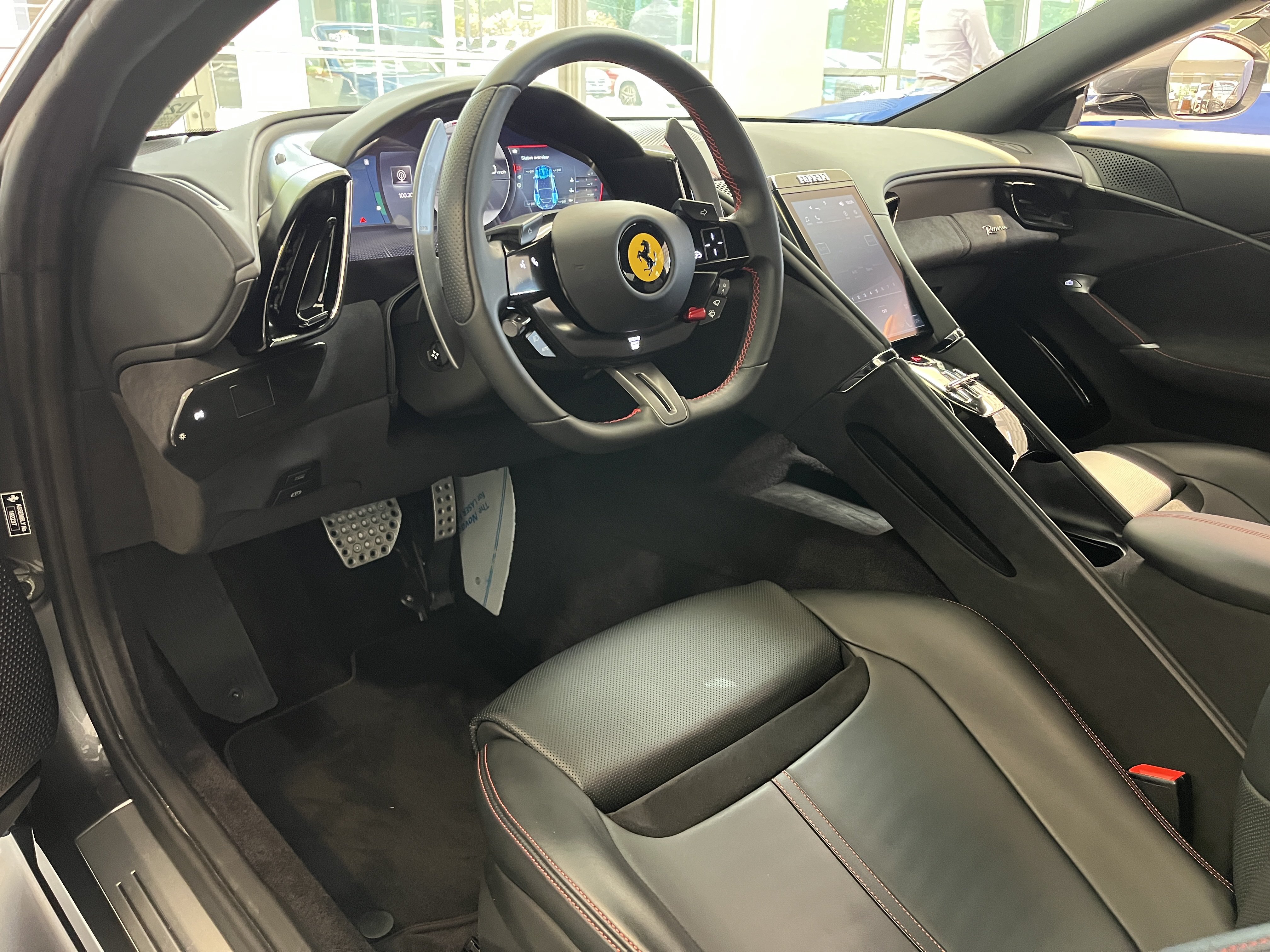 Used 2022 Ferrari Roma RWD image 33