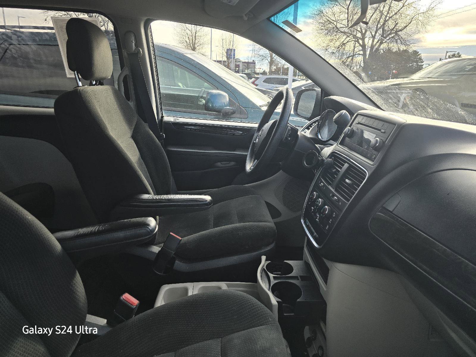 Used 2016 Dodge Grand Caravan SE w/ Quick Order Package 29E SE image 8