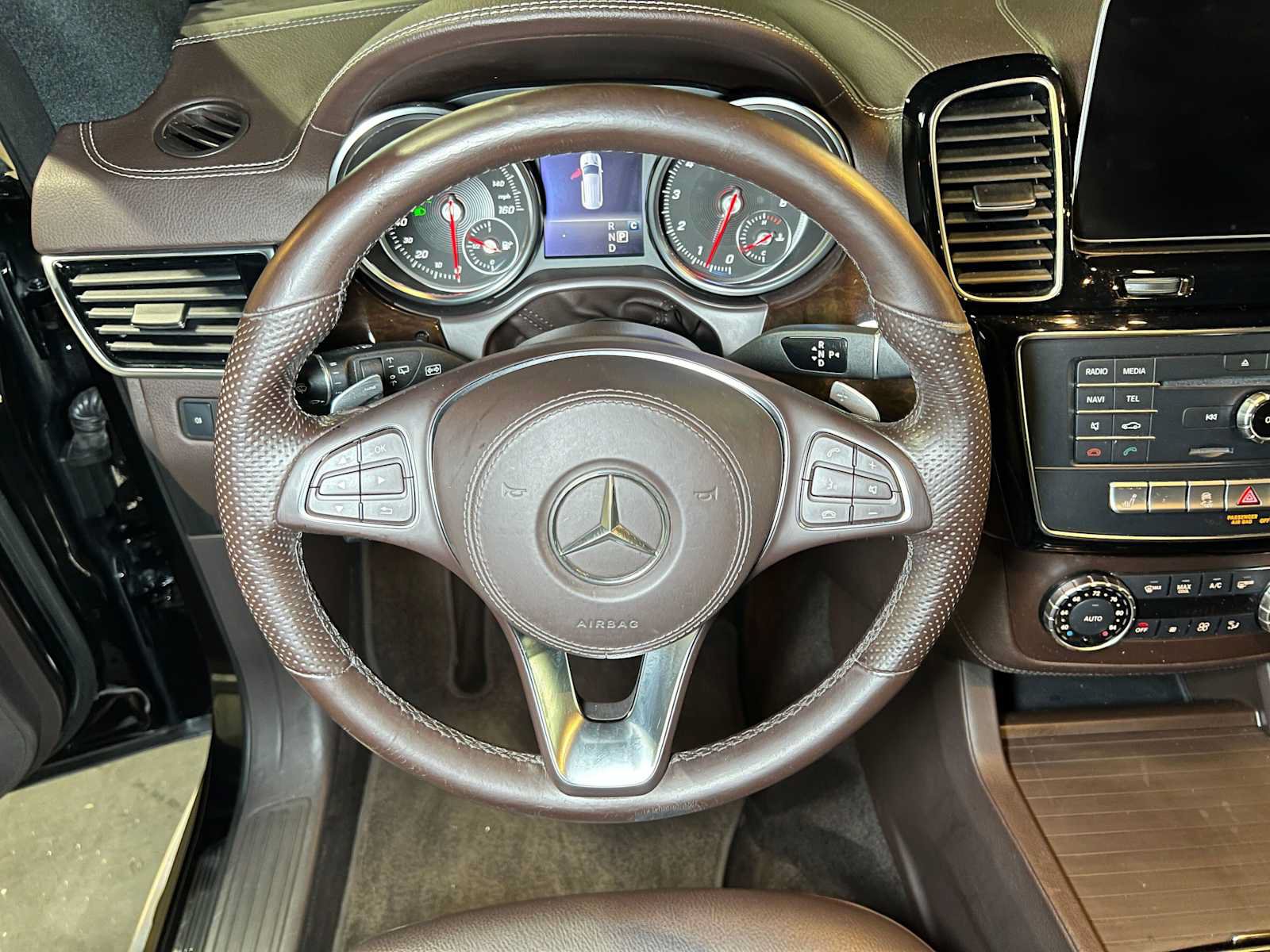 Used 2018 Mercedes-Benz GLS 450 4MATIC image 28