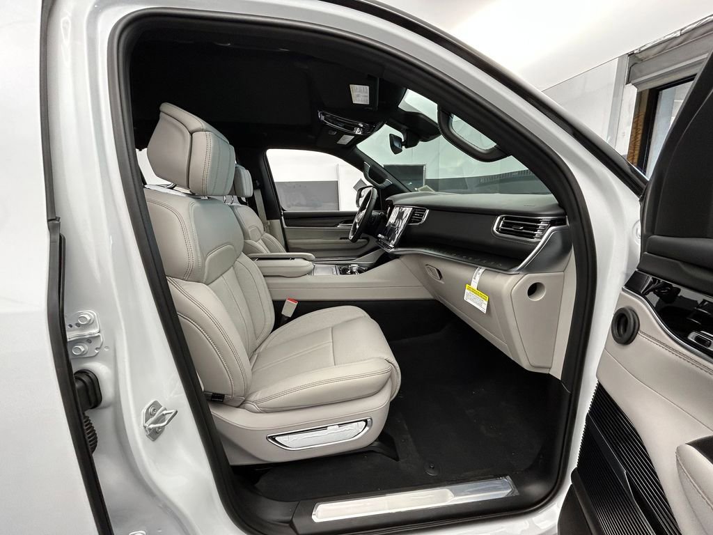 New 2026 Jeep Grand Wagoneer Summit image 43