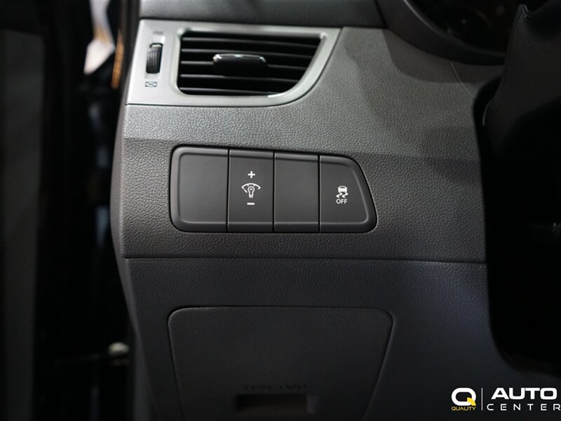 Used 2013 Hyundai Elantra Sedan FWD image 20
