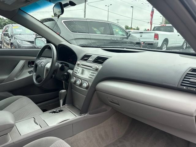 Used 2010 Toyota Camry LE FWD image 17
