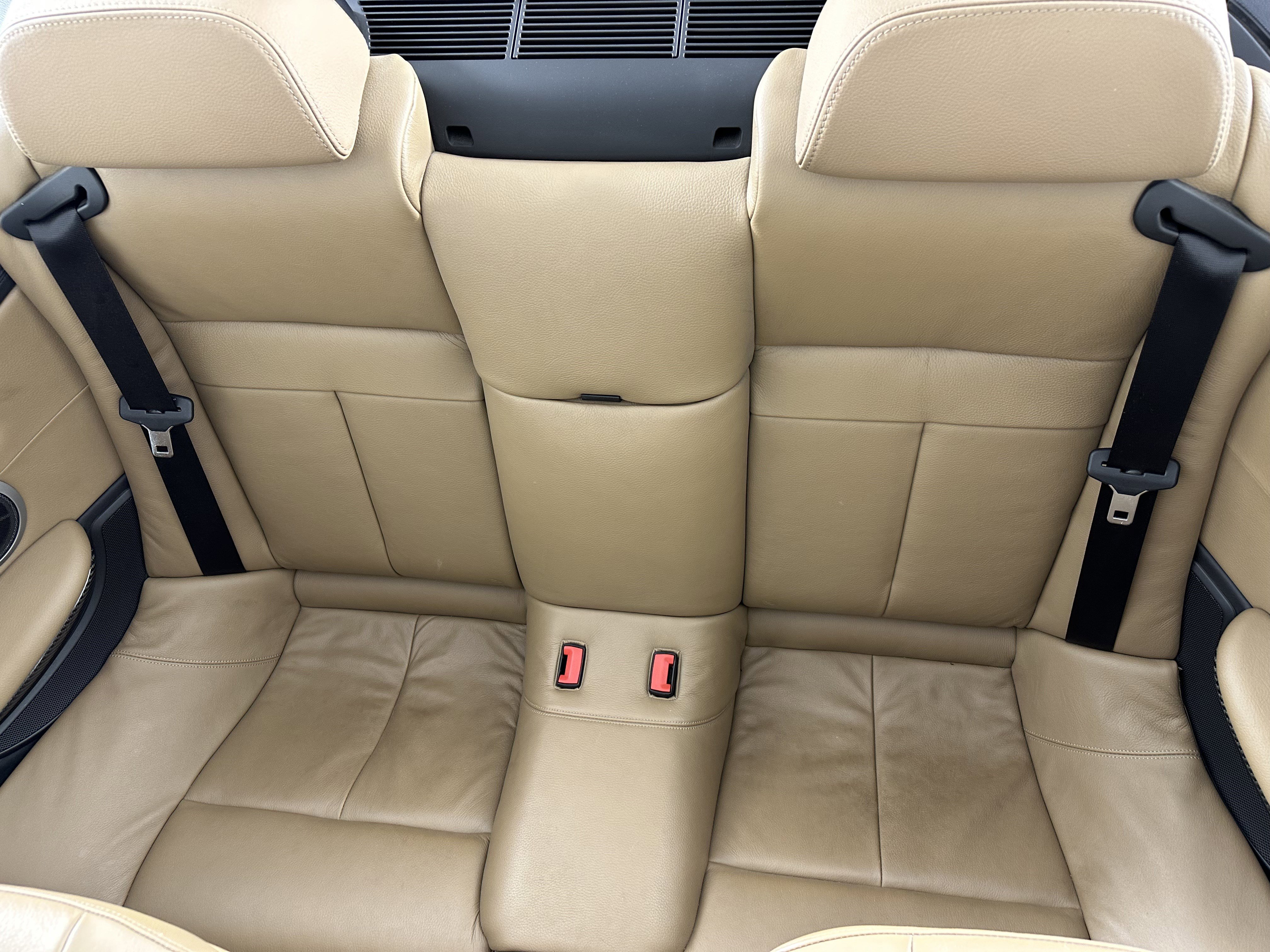 Used 2010 BMW M6 Convertible image 13