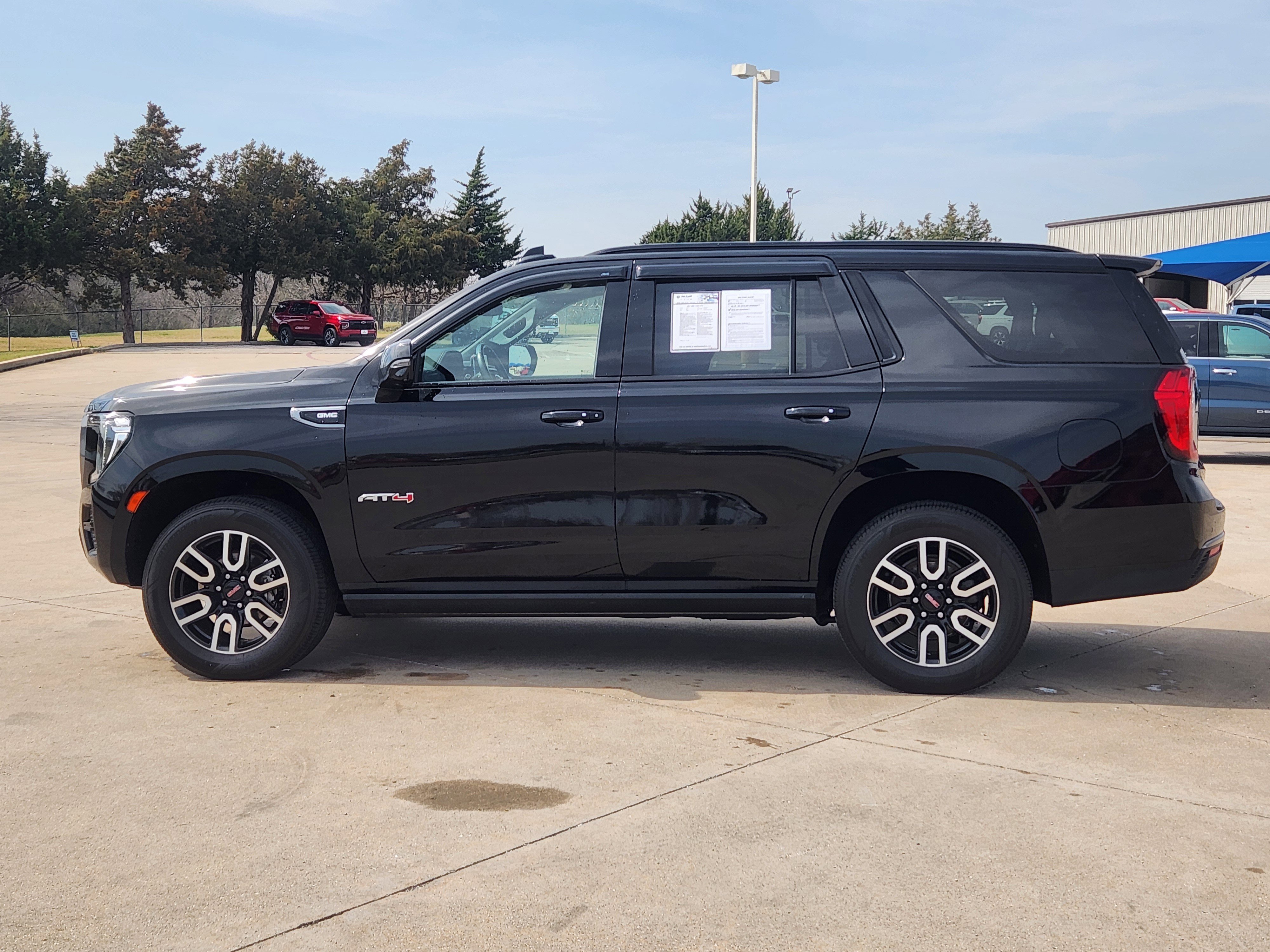 Used 2021 GMC Yukon AT4 w/ AT4 Premium Package image 4