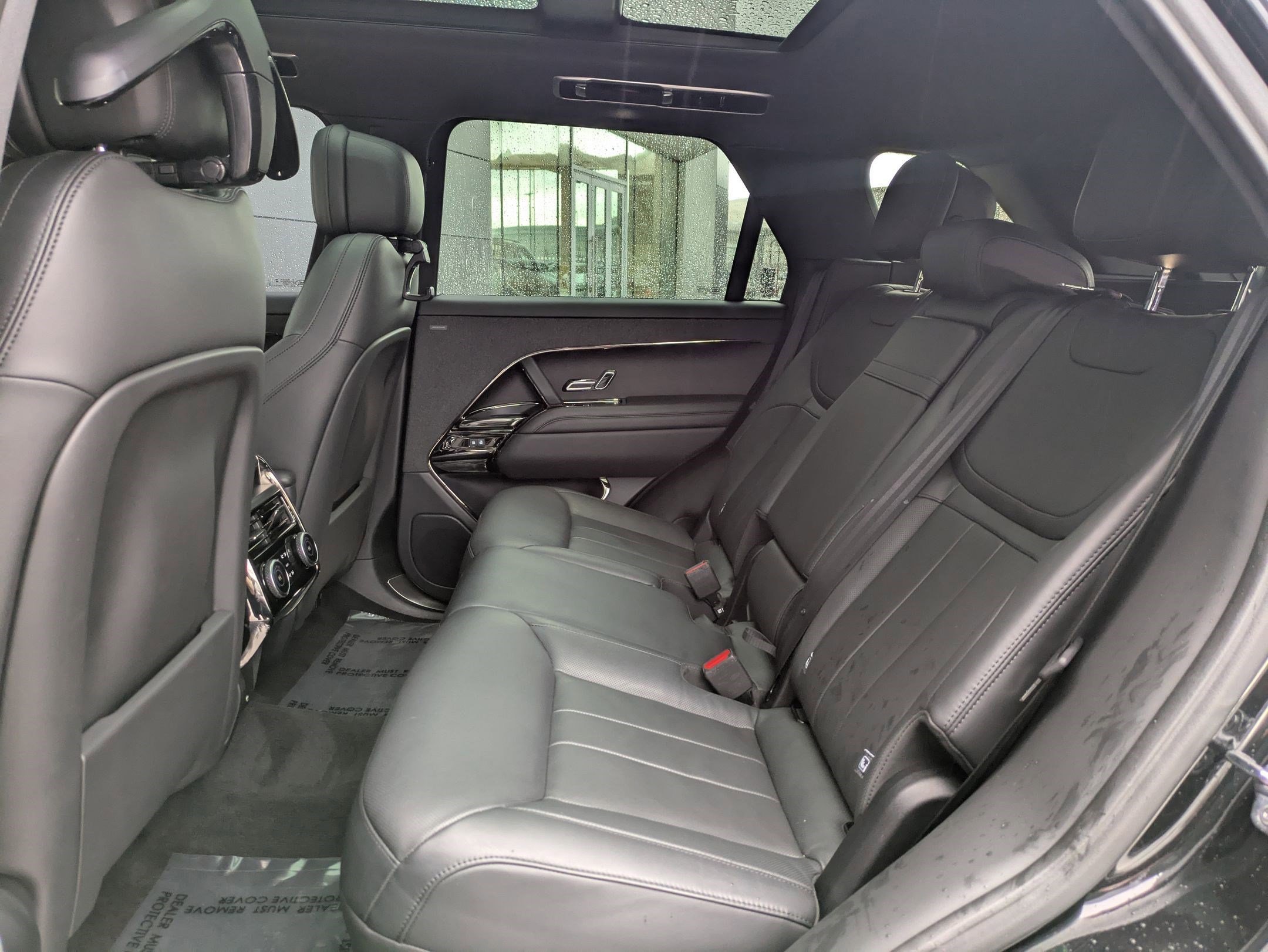 Used 2024 Land Rover Range Rover Sport SE image 25