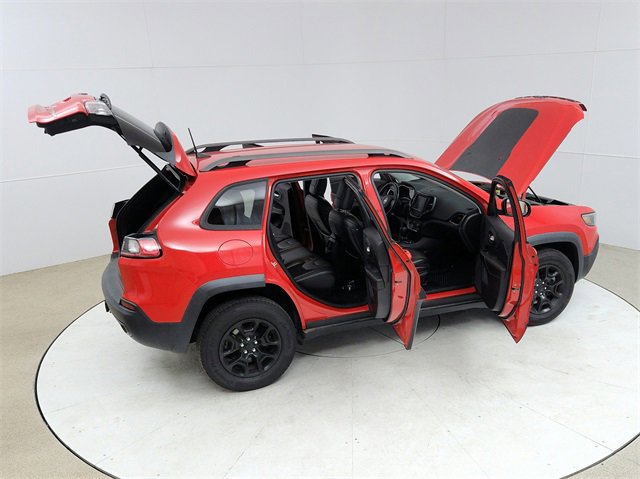 Used 2019 Jeep Cherokee Trailhawk w/ Cold Weather Group image 24