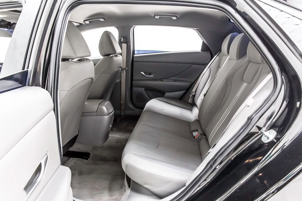 Used 2025 Hyundai Elantra SEL FWD image 26