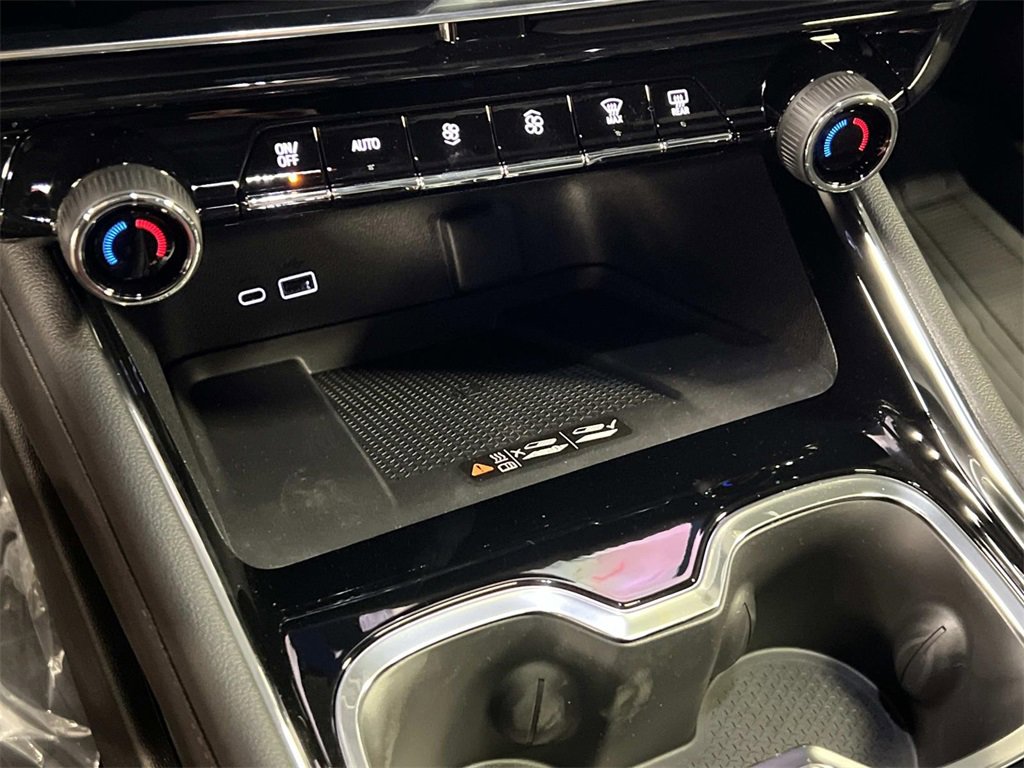 New 2026 Chevrolet Traverse RS w/ LPO, Floor Liner Package image 21