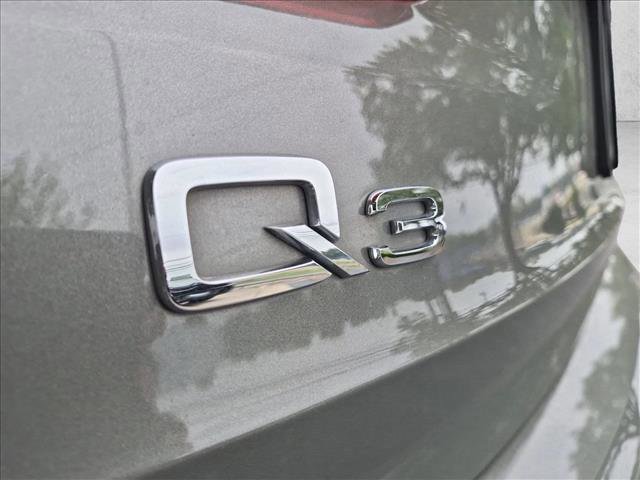 Used 2021 Audi Q3 2.0T Premium w/ Convenience Package AWD/4WD image 29