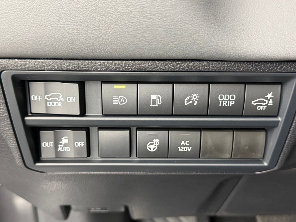 Used 2026 Toyota Sequoia Capstone AWD/4WD image 30