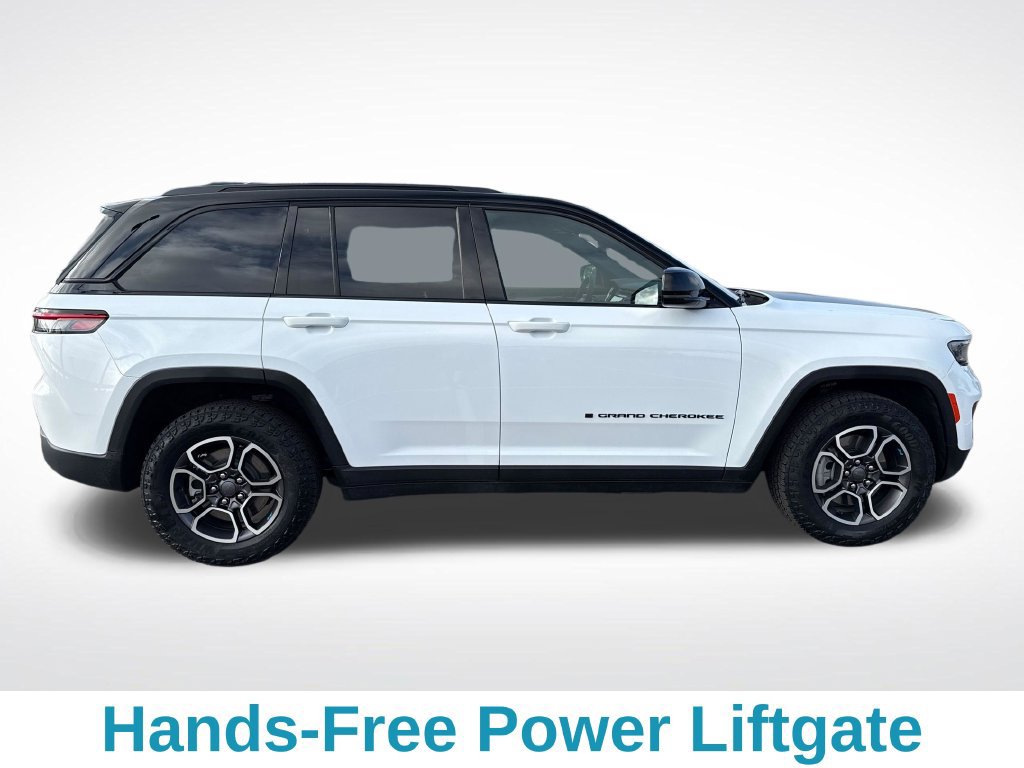 Used 2023 Jeep Grand Cherokee Trailhawk w/ Luxury Tech Group III AWD/4WD image 7