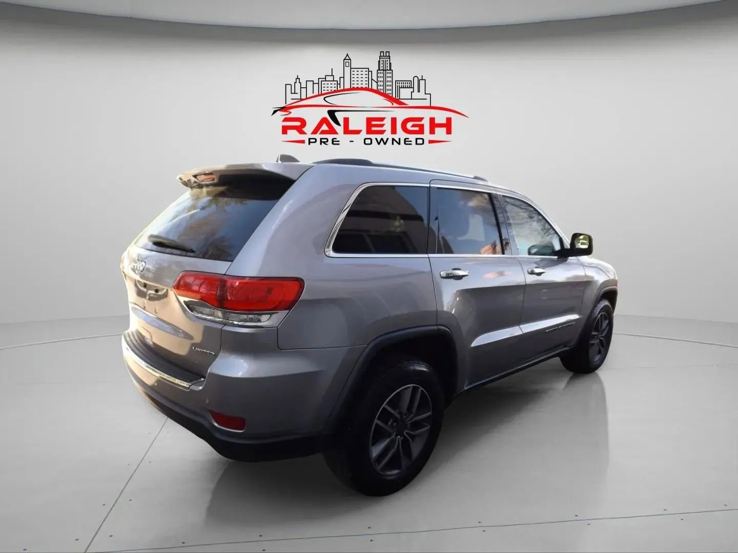 Used 2019 Jeep Grand Cherokee Limited image 5