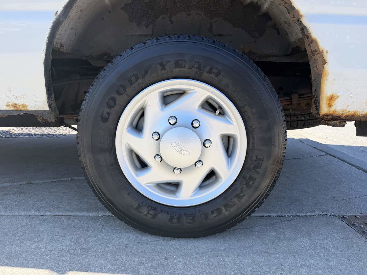 Used 2011 Ford E-150 and Econoline 150 w/ PWR Group image 9