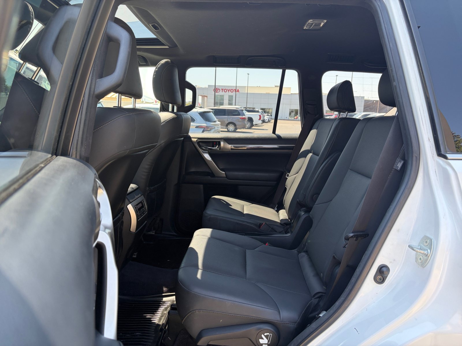Used 2020 Lexus GX 460 Premium AWD/4WD image 25