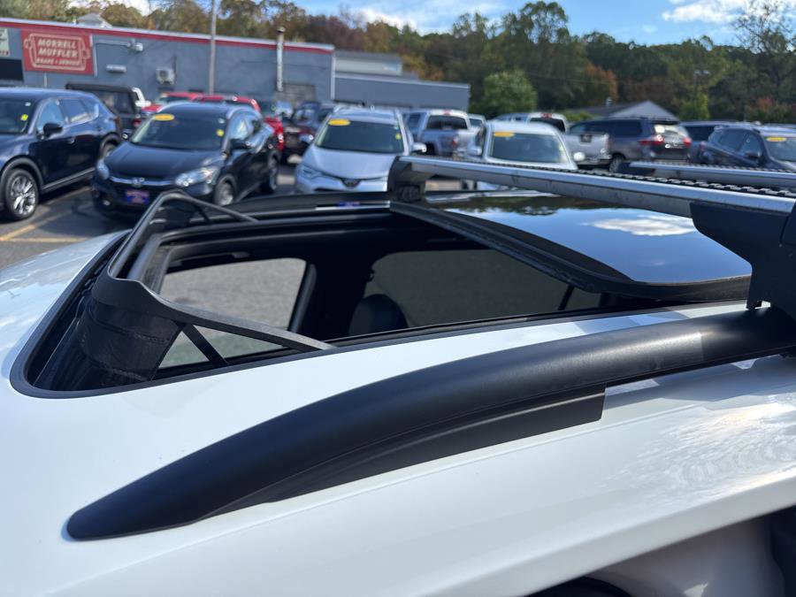 Used 2021 Volkswagen Tiguan SE R-Line image 28