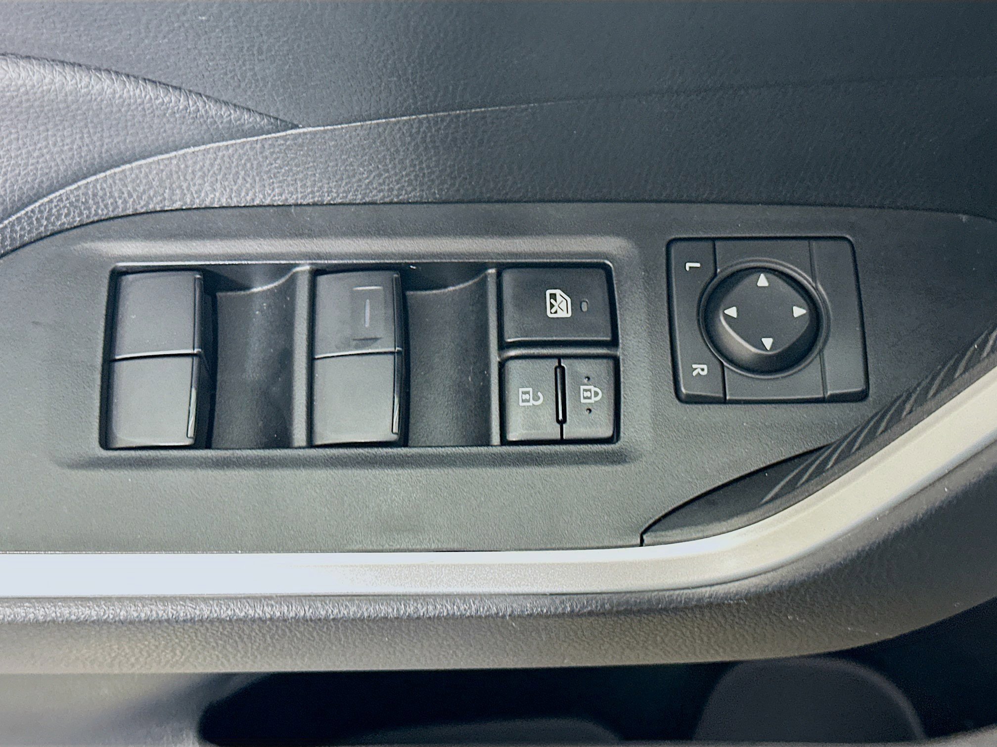 Used 2024 Toyota RAV4 LE image 15