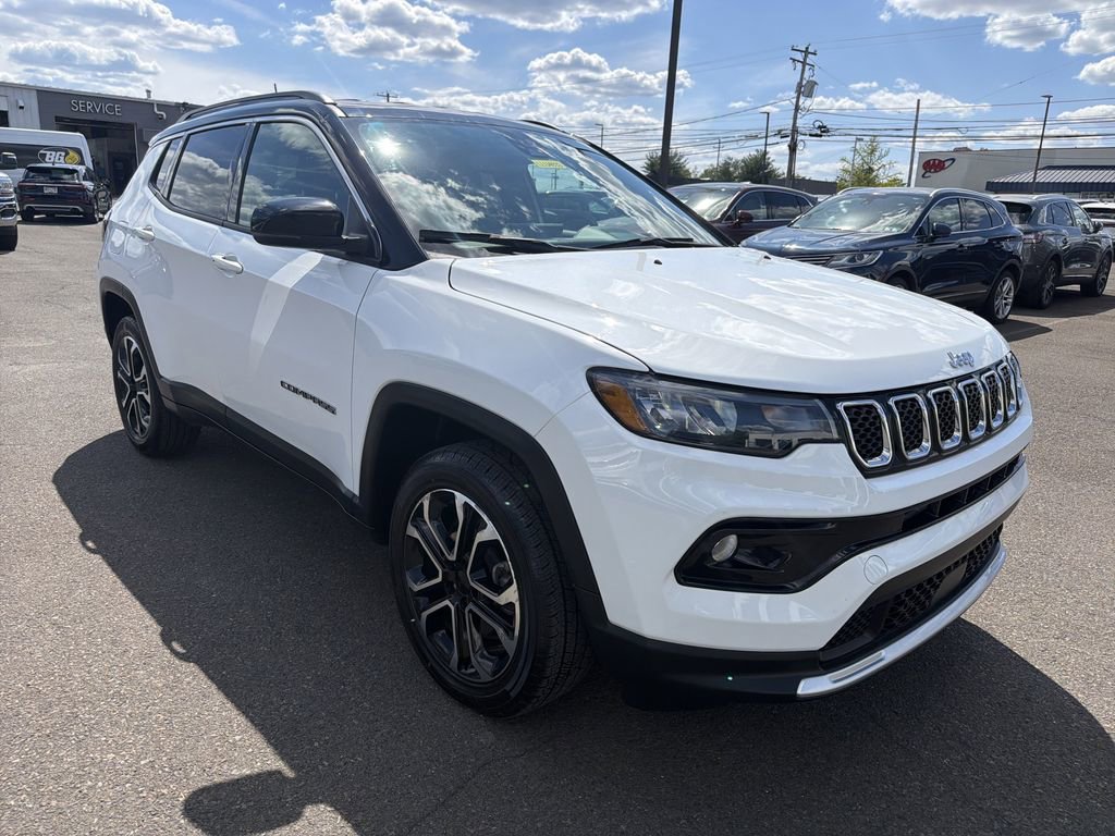Used 2023 Jeep Compass Limited AWD/4WD image 7