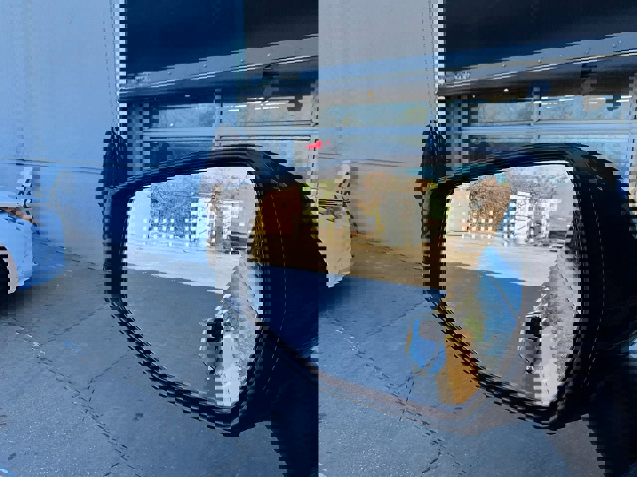 Used 2025 Kia Sportage LX image 18