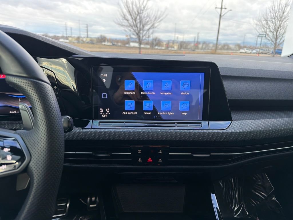 Certified 2024 Volkswagen Golf R 2.0T image 20