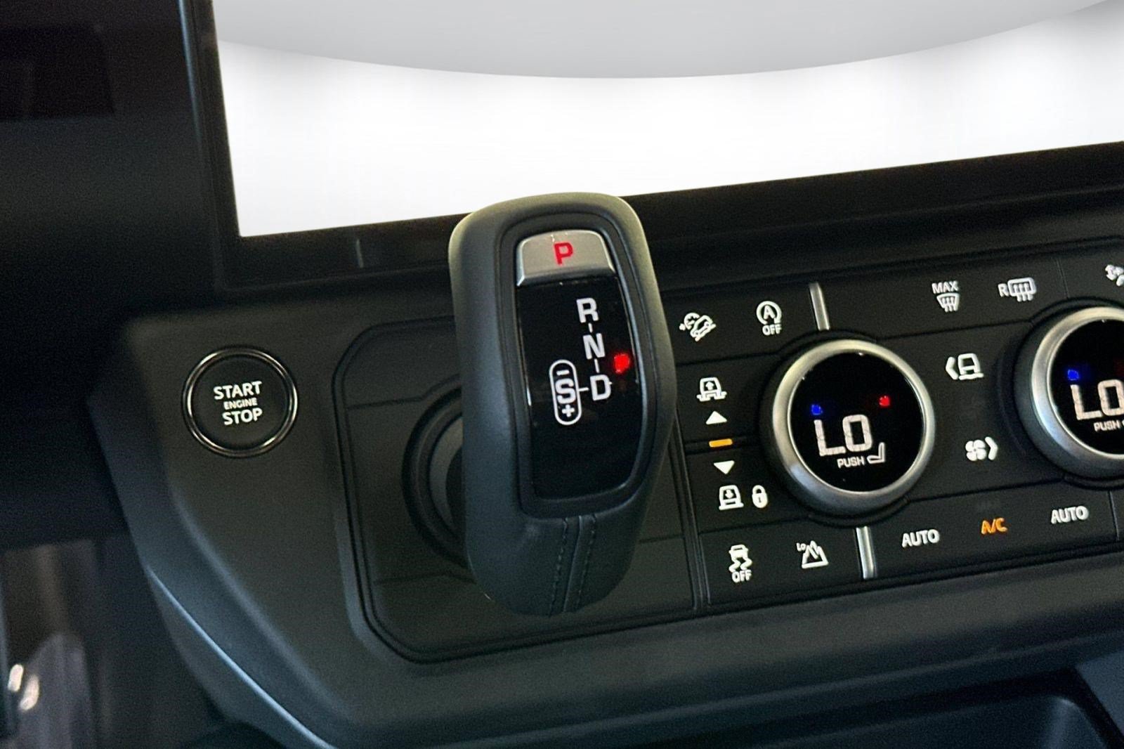 New 2026 Land Rover Defender 110 S AWD/4WD image 17