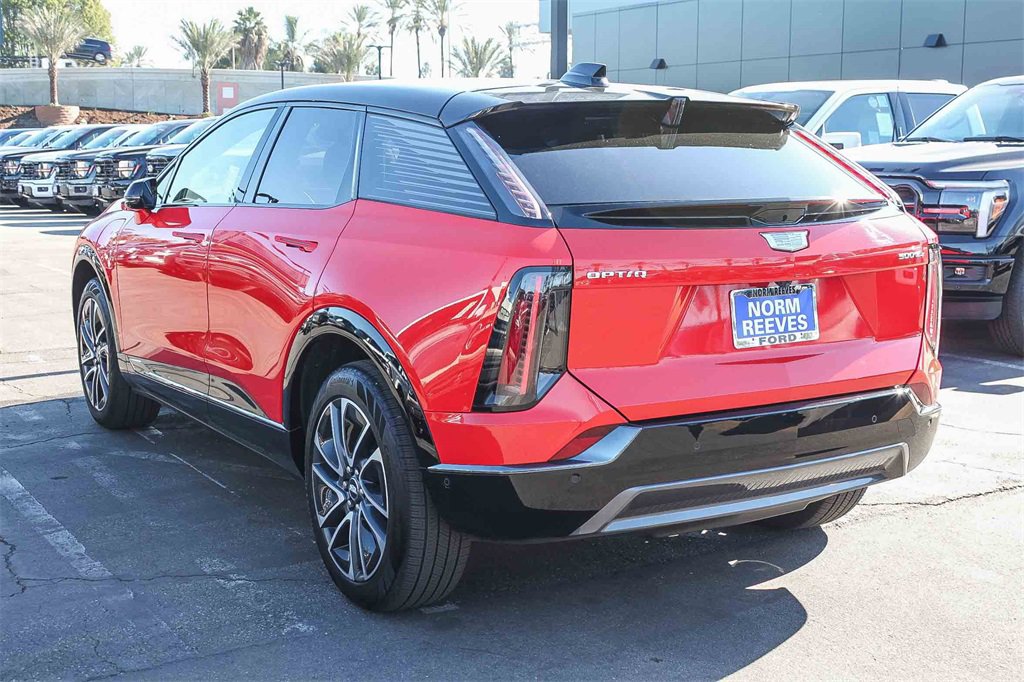 Used 2025 Cadillac Optiq Sport 2 w/ LPO, Floor Liner Package image 7