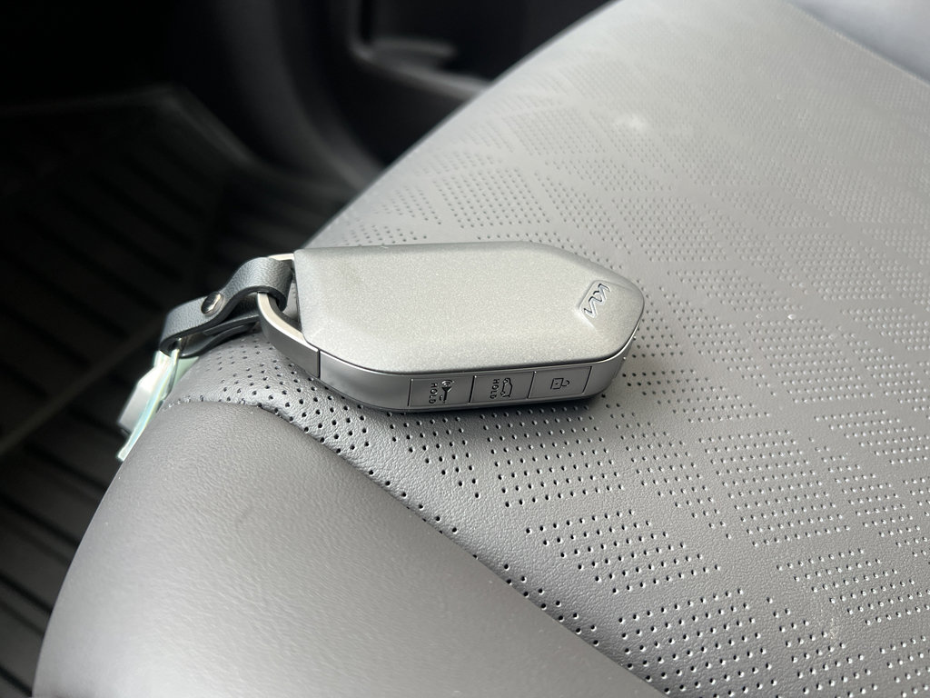 New 2026 Kia Carnival EX image 32